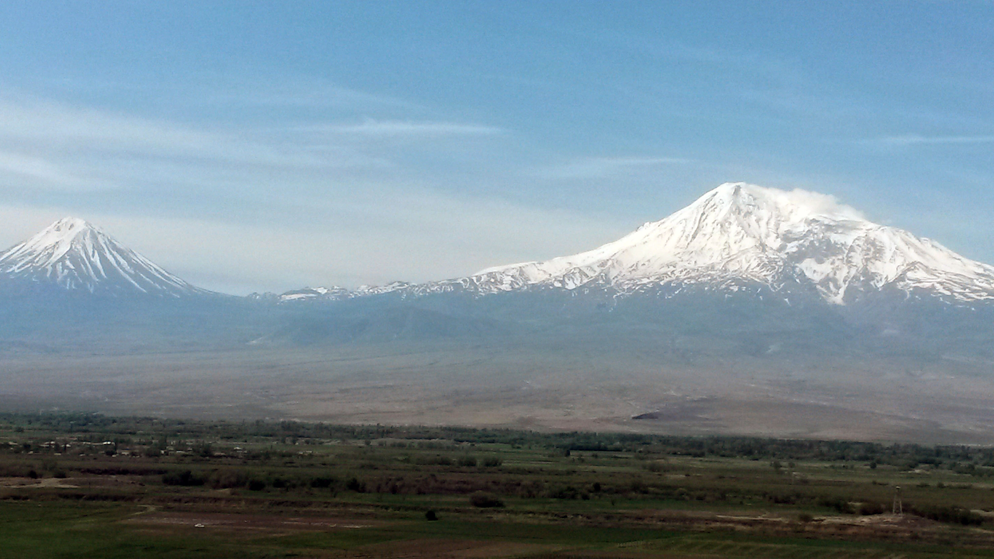 Армения Арарат гора на фоне с Церковью